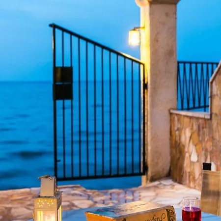 Andreolas Luxury Aparthotel 4*