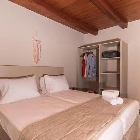 Apartment Elianthos Stone