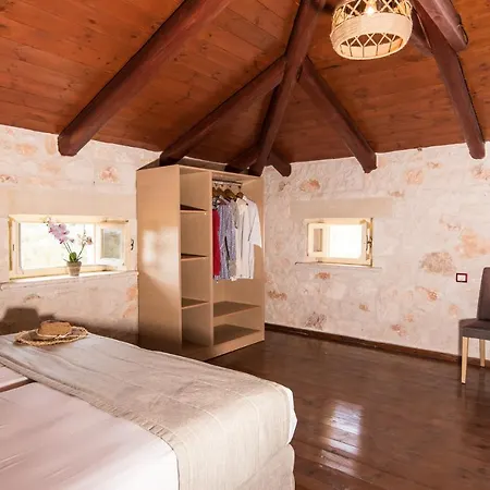 Apartment Elianthos Stone