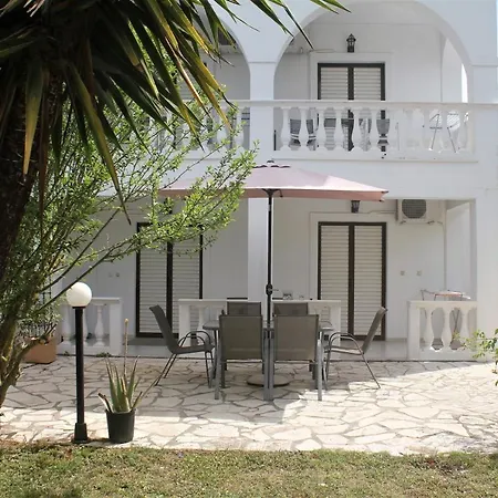 Rodis Appartement *