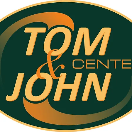 Tom & John Center Aparthotel 4*