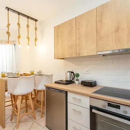 Koukos Loft Aparthotel 3*