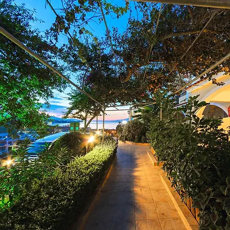 Zante Aparthotel 3*