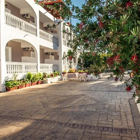 Ragias Studios Apartment