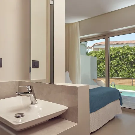 Hotel Azure &
