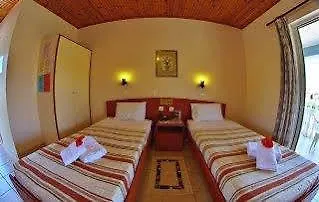 Tom & John Center Aparthotel