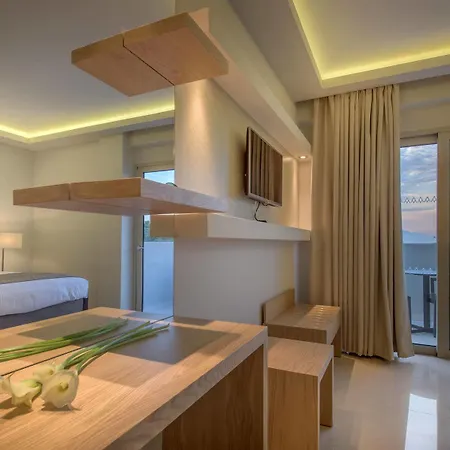 Hotel Azure &