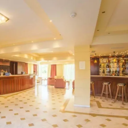 Daisy Hotel