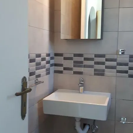 Rodis Appartement *