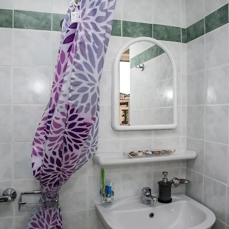 Aparthotel Tom & John Center 4*