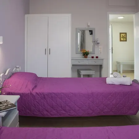 Aparthotel Tom & John Center 4*