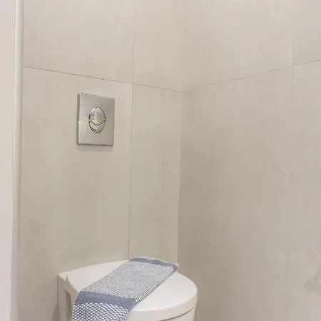 Lazaros Aparthotel
