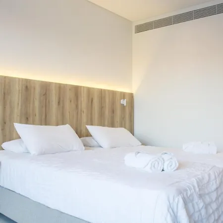 Lazaros Aparthotel