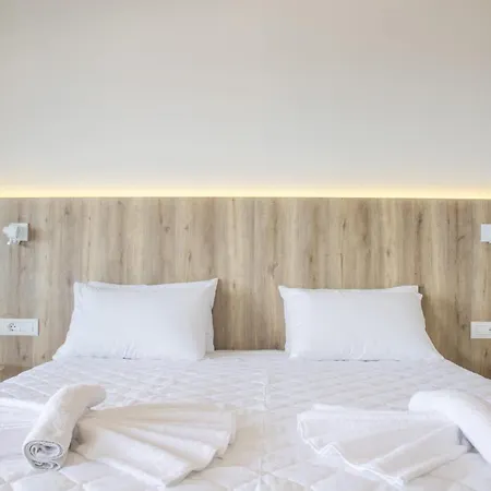 Lazaros Aparthotel