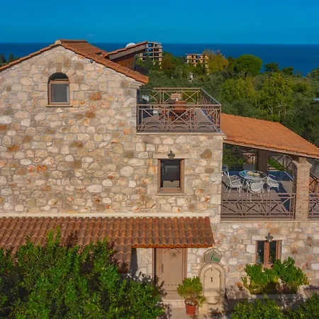 Holiday home Fioro Stone House