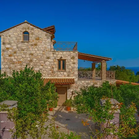 Holiday home Fioro Stone House *