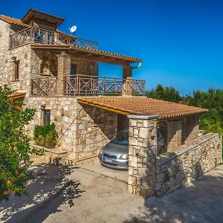 Holiday home Fioro Stone House *