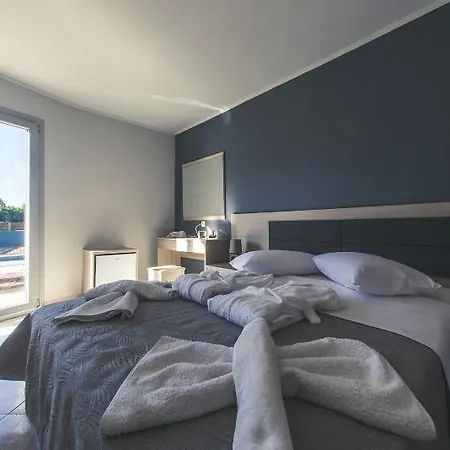 Hotel Zante Calinica &