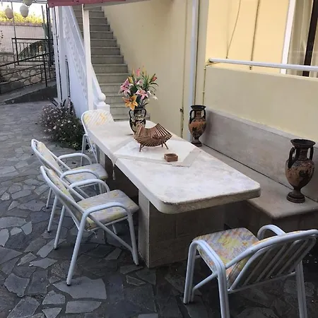 Mariliki Studios Apartment
