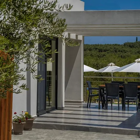 Johnny's White Luxury Villa *