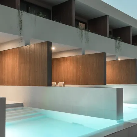 Aparthotel Lazaros