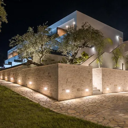 Lazaros Aparthotel