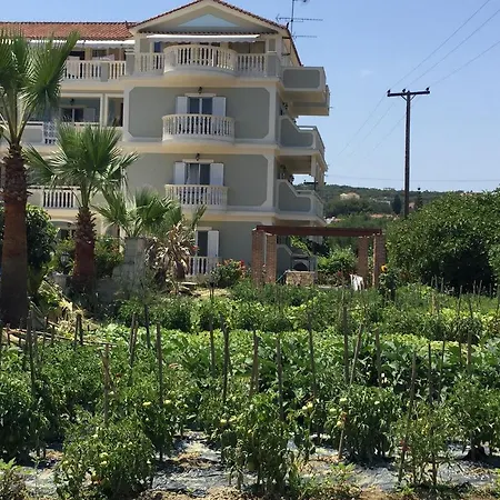 Aparthotel Basil