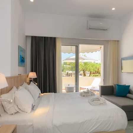 Iakinthos, Hotel