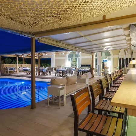 Hotel Iakinthos, 4*
