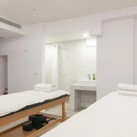 Hotel Iakinthos, 4*