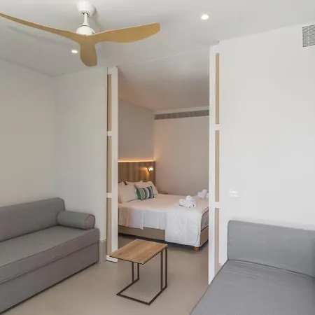 Lazaros Aparthotel