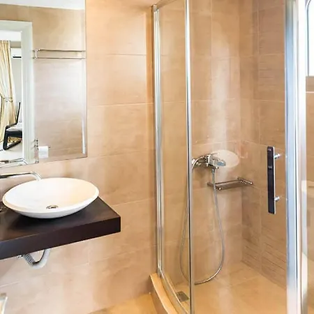 Coco Palm Aparthotel 3*