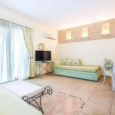 Coco Palm Aparthotel 3*