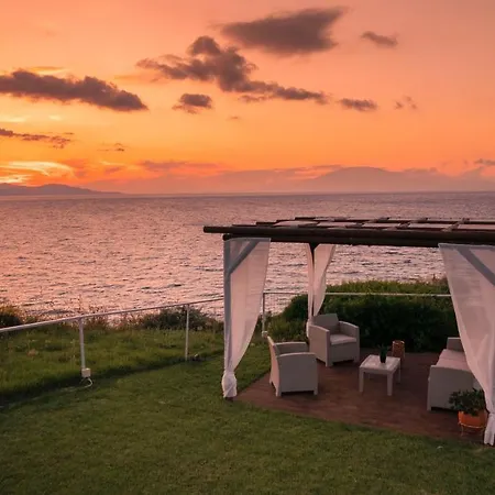 Sea Breeze Villa *