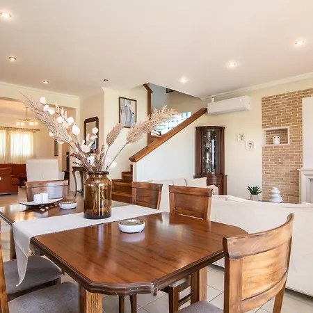 Sea Breeze Villa