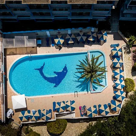 Christina Aparthotel *