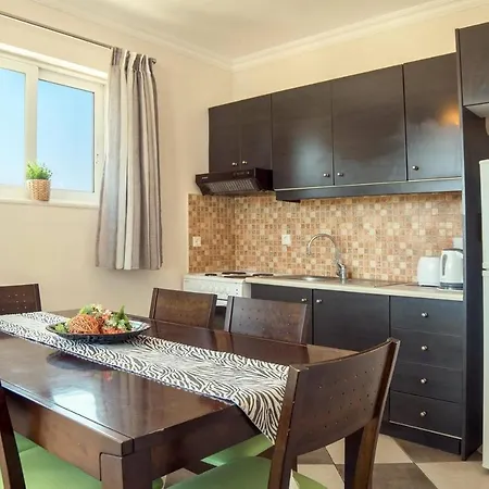 Naisy Villa