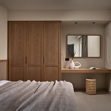 Aparthotel Alamis & 4*