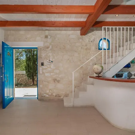 Ionian Zante Nout 200 M From The Beach