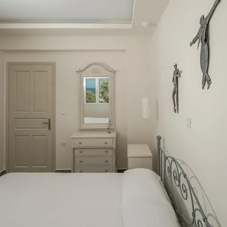 Erietta Aparthotel 4*