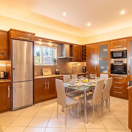 Villa Kondarini - Stunning Sea Views, 290m From The Beach, By Zantewize *