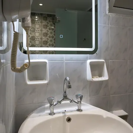 Aparthotel Basil
