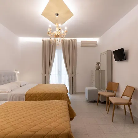 Basil Aparthotel 2*