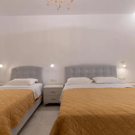 Aparthotel Basil 2*