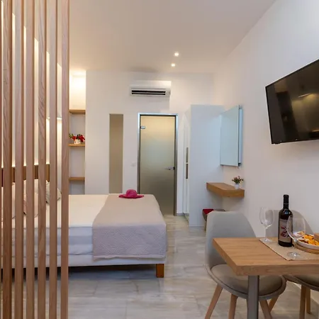 Epsilon Apartment *