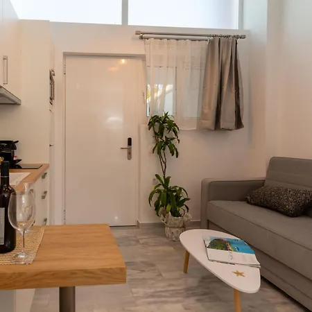 Apartment Epsilon *