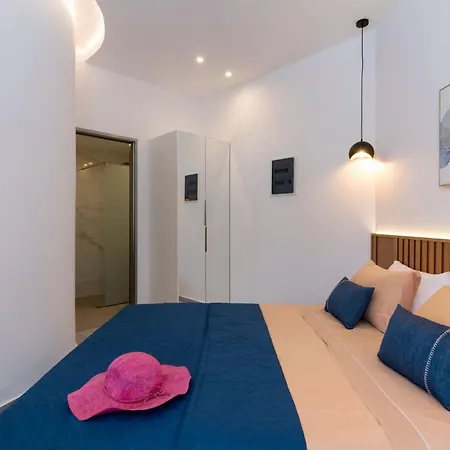 Apartment Epsilon *