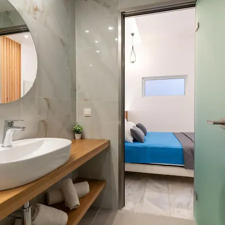 Epsilon Apartment *