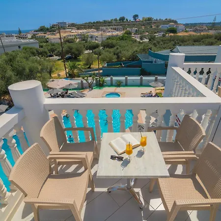 Callinica Hotel 2*