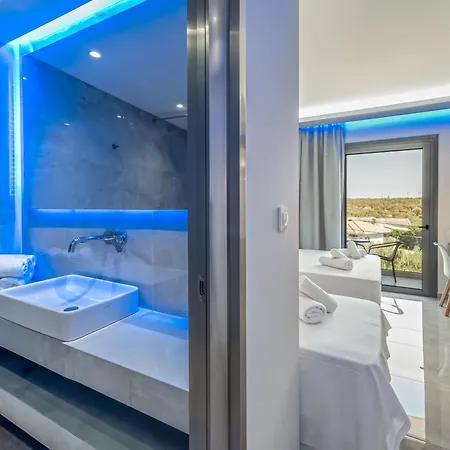 Christina Aparthotel *